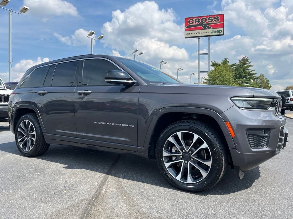 Used 2022 Gray Metallic Jeep Overland image 50