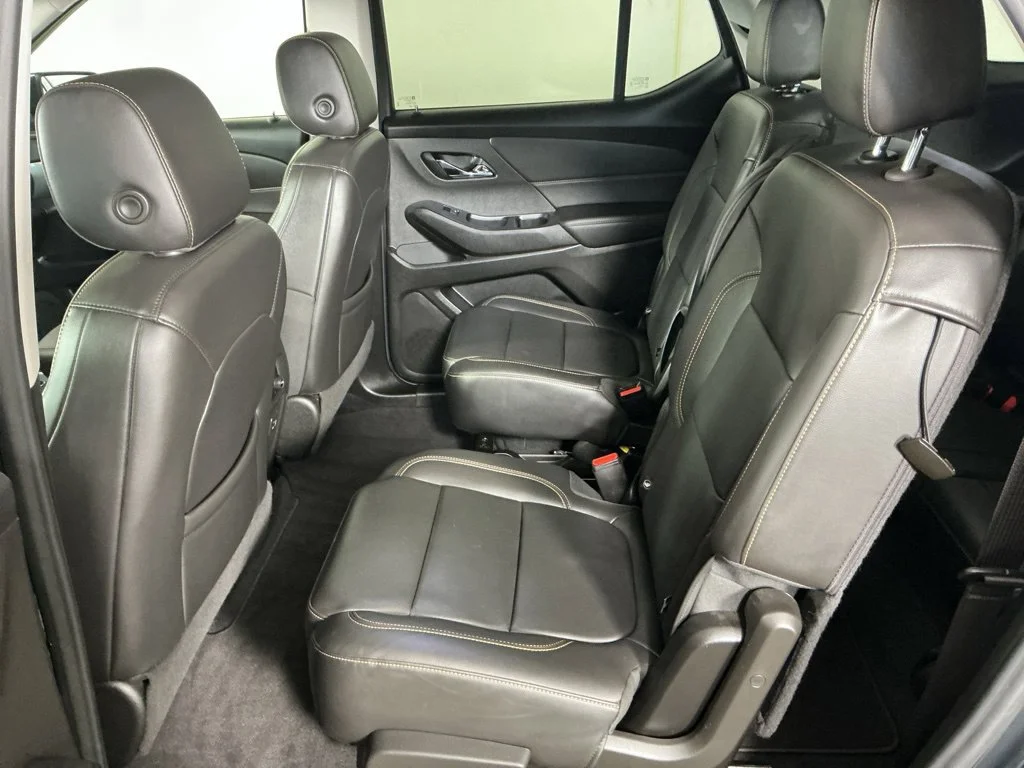 Used 2021 GRAPHITE METALLIC Chevrolet RS image 11