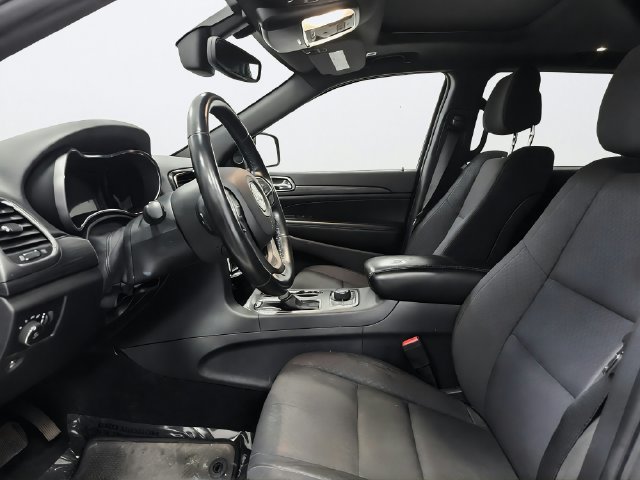 Used 2019 White Jeep Laredo image 9