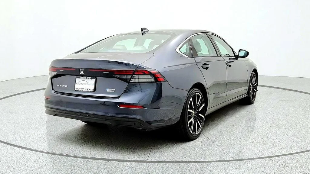 Used 2026 Meteorite Gray Metallic Honda Touring Sedan image 5