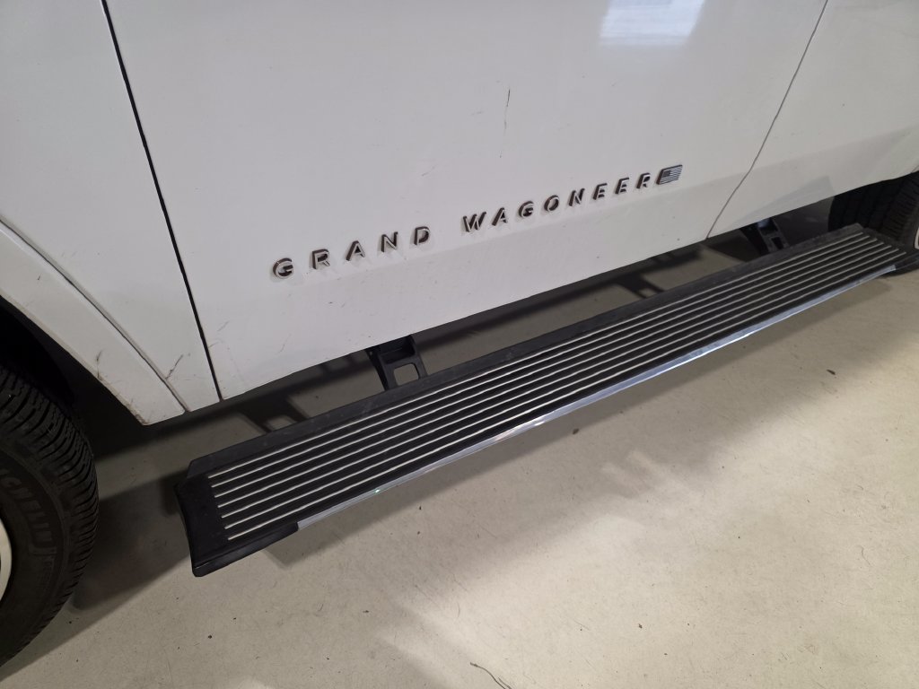 Used 2023 White Jeep Series III image 8