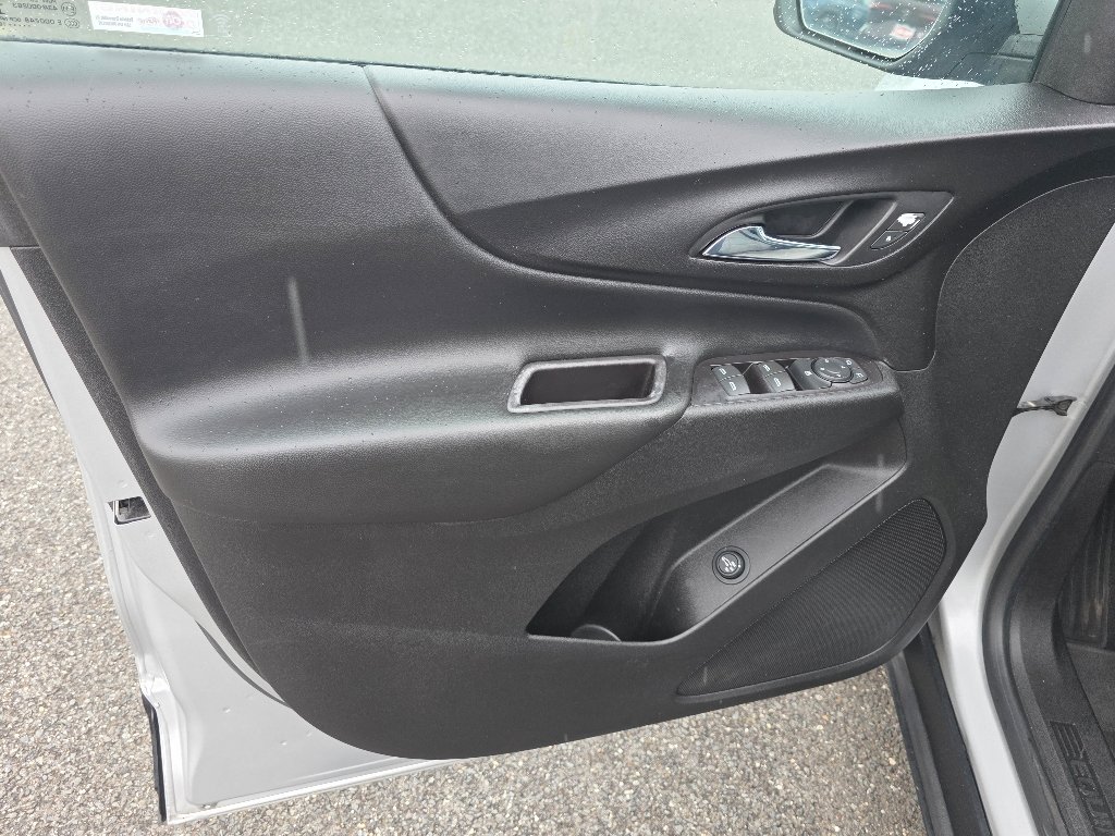 Used 2018 Silver Ice Metallic Chevrolet LT image 31