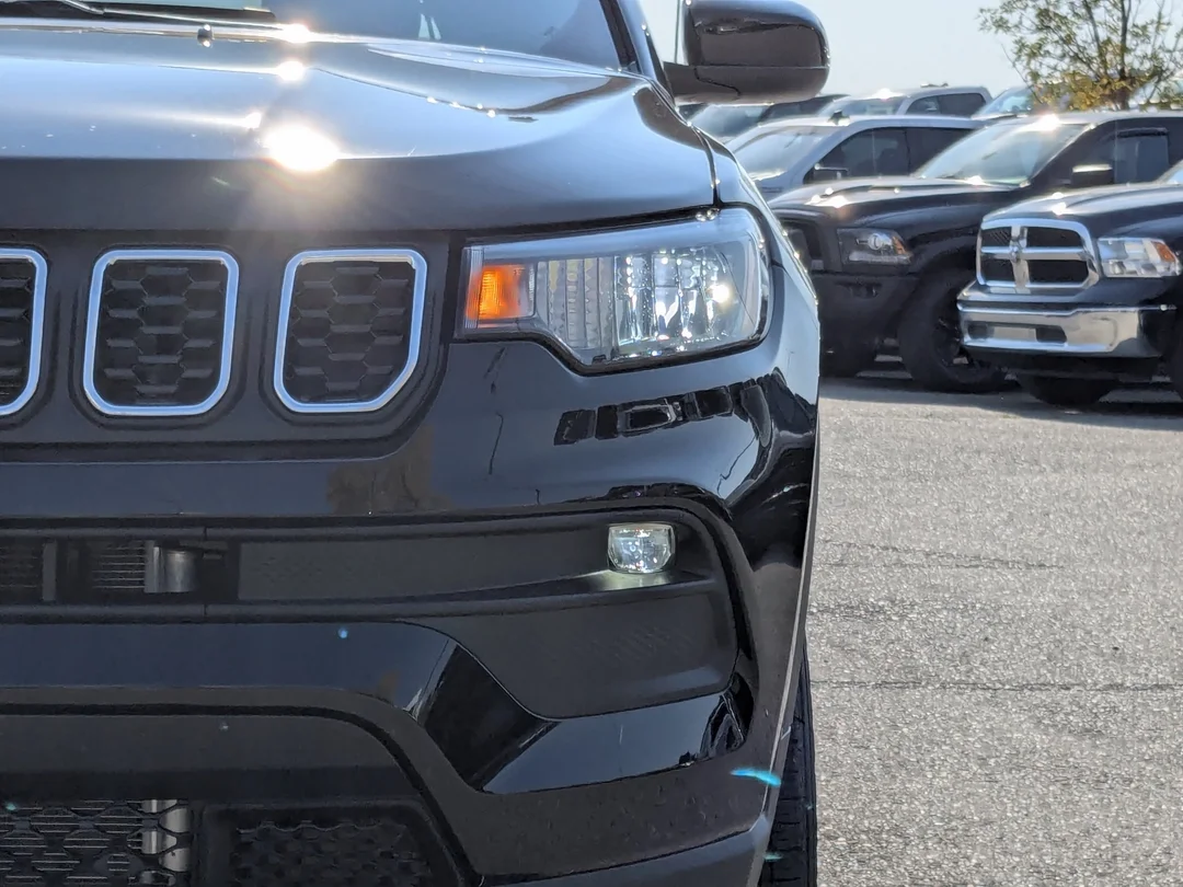 New 2026 Black Jeep North - - 4x4 - Panoramic Sunroof - Alpine Audio - Adaptive Cruise - Power Liftgate & More! image 10