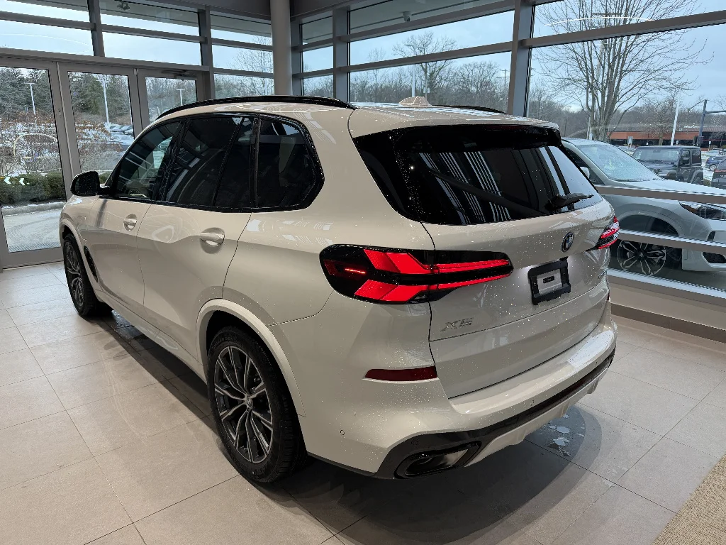 New 2026 Alpine White BMW xDrive50e image 4