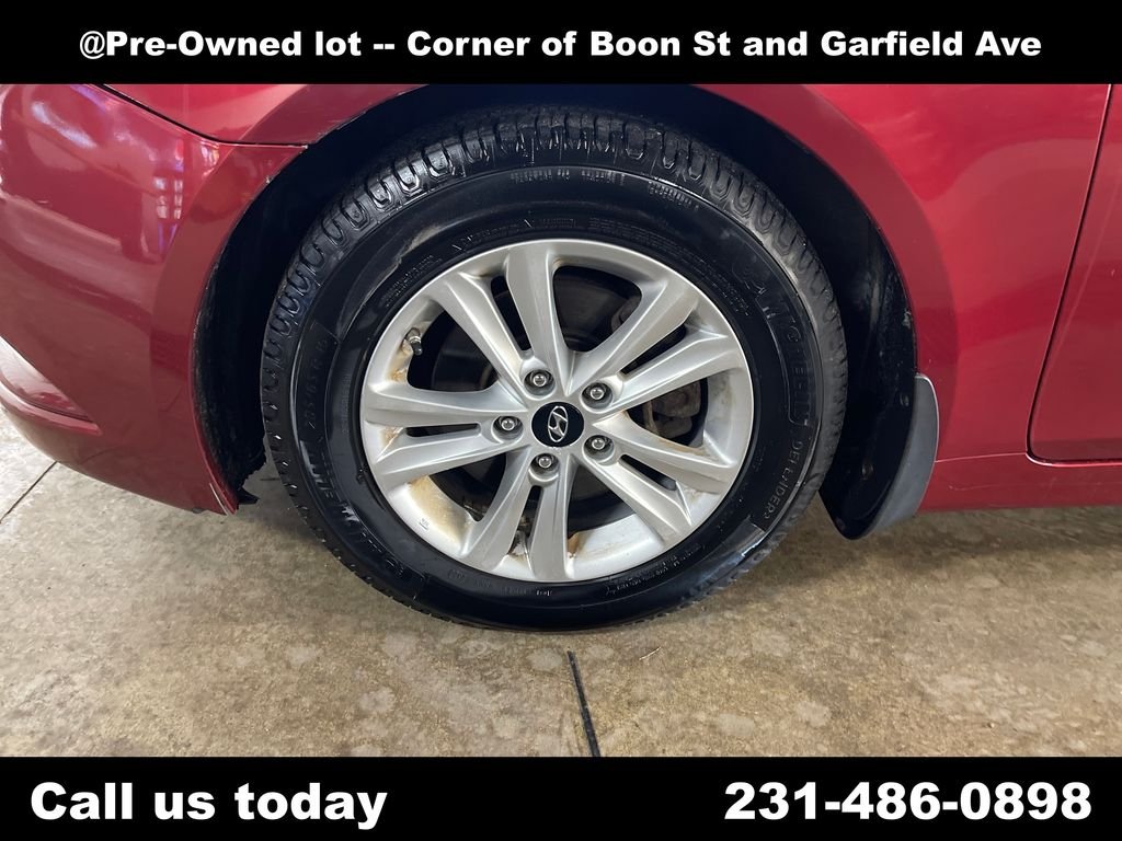 Used 2013 Red Hyundai GLS image 11