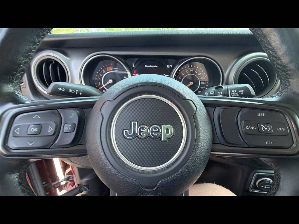 Used 2022  Jeep Unlimited Sport image 11