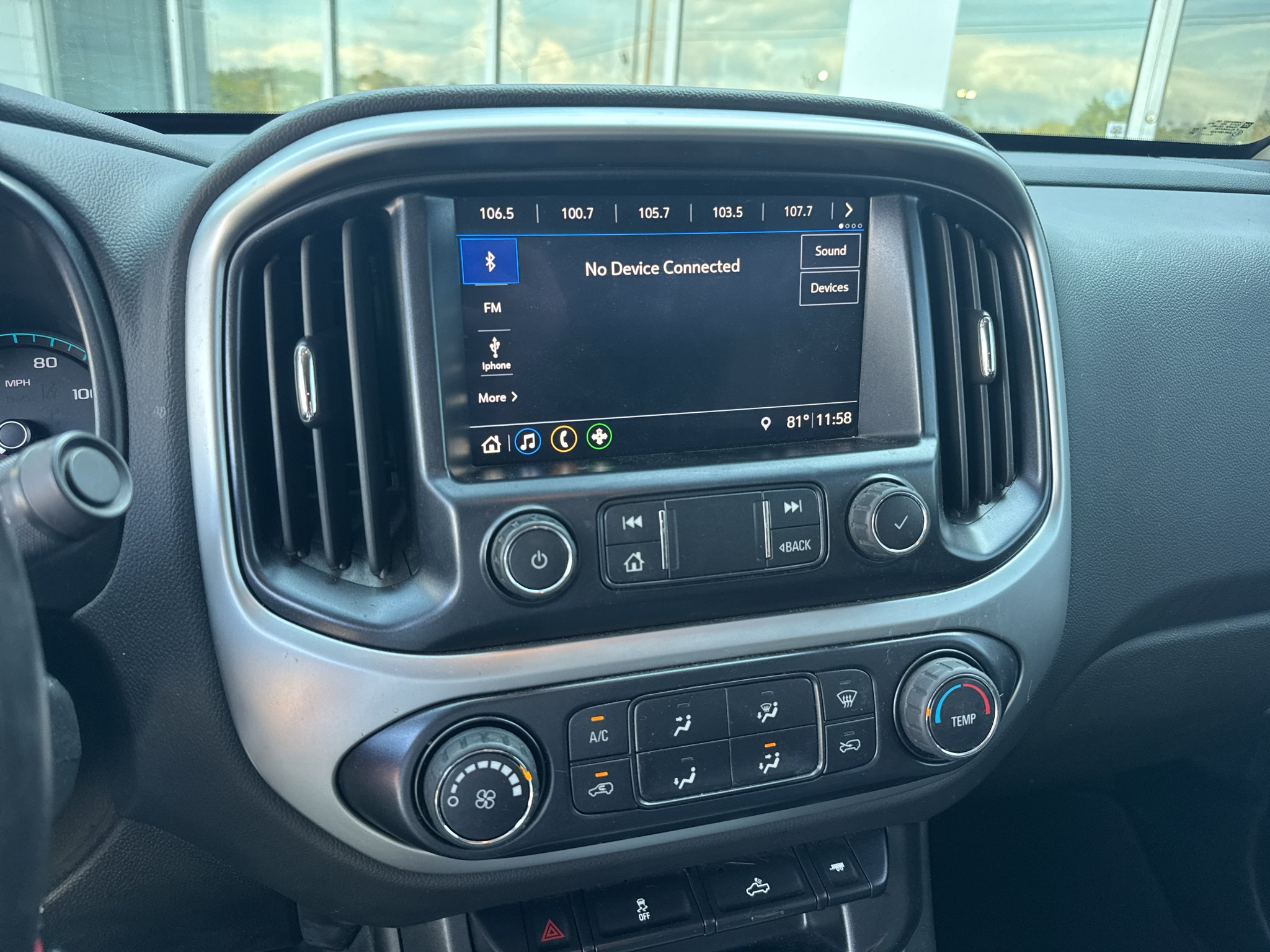Used 2020 SHADOW GRAY METALLIC Chevrolet 4WD LT image 9