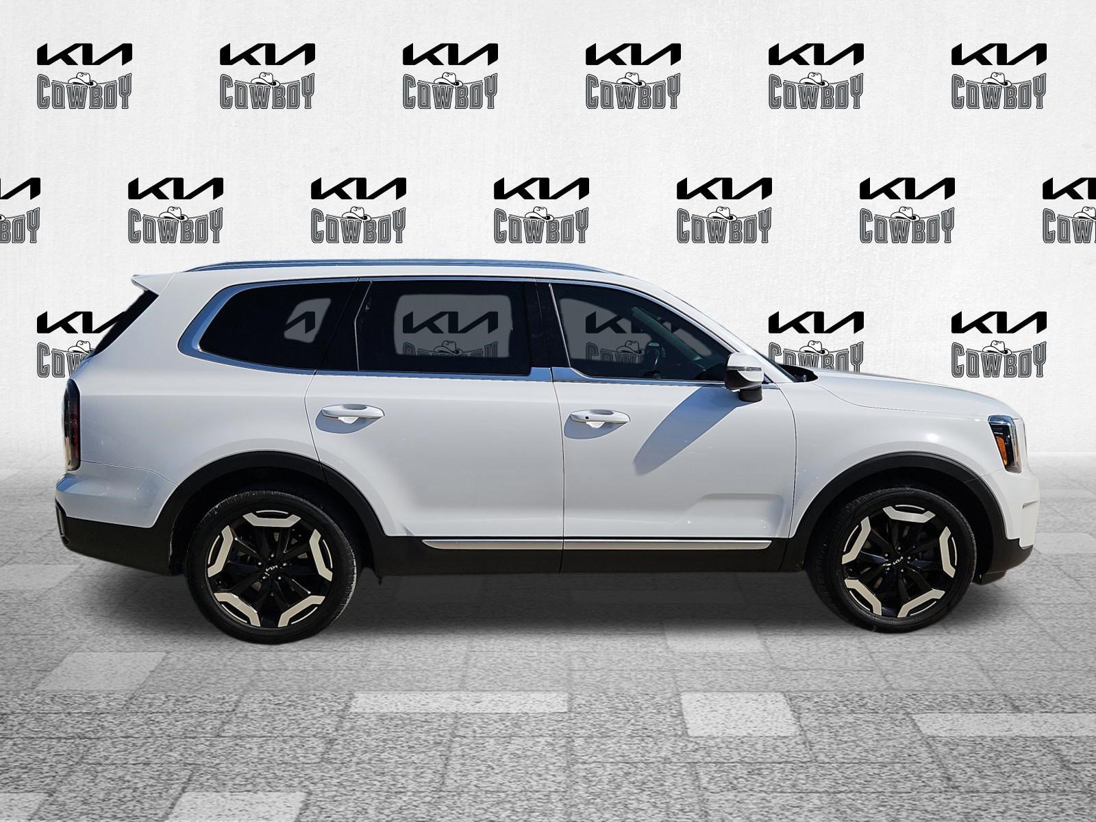 Certified Used 2024 Glacial White Pearl Kia EX image 8