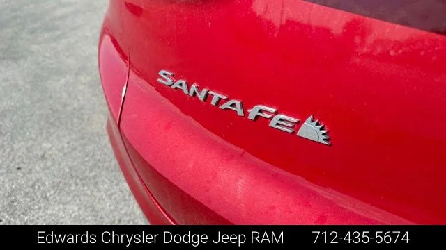 Used 2019 Red Hyundai SE image 12