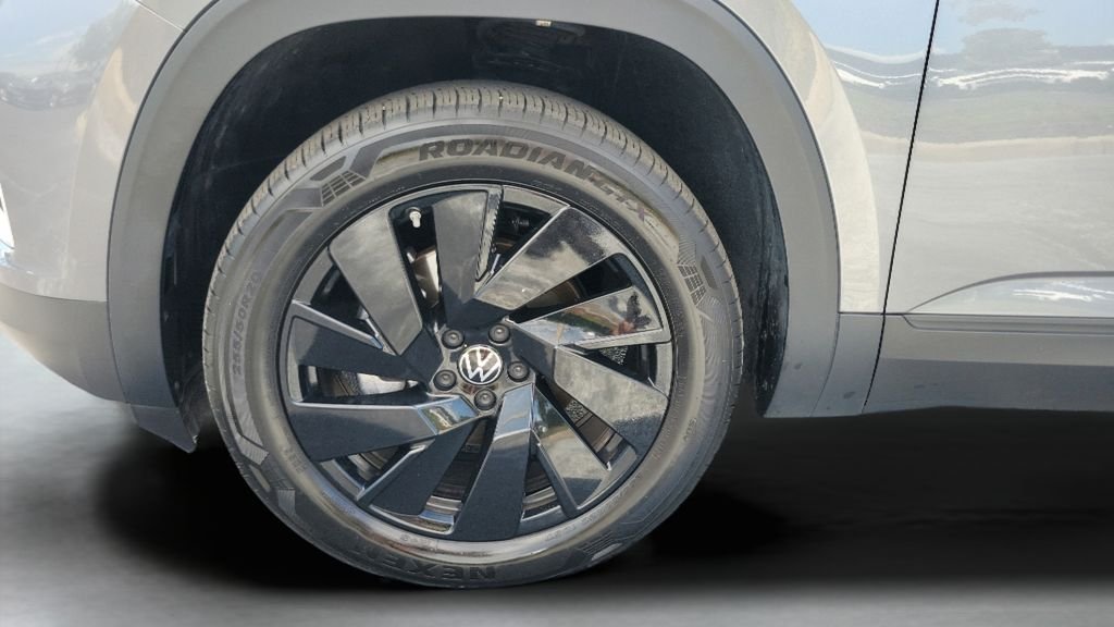 2024 Volkswagen Atlas SE w/Tech - Photo 25