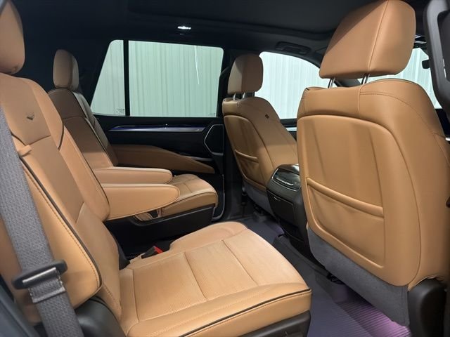 Used 2026 Vibrant White Tricoat Cadillac Luxury image 25
