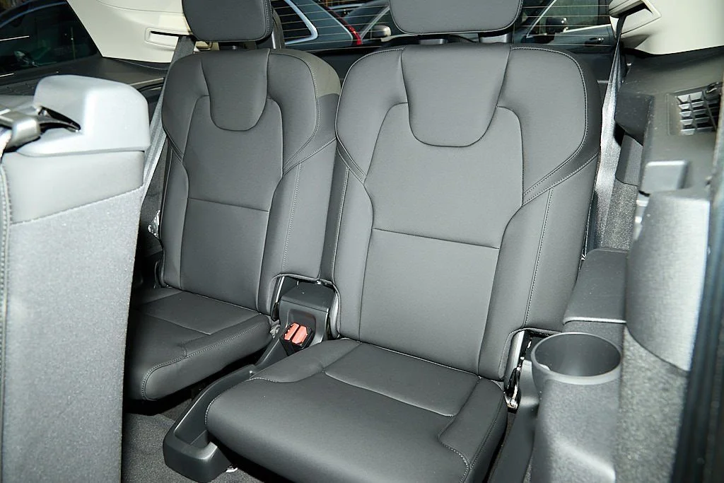 New 2026 Aurora Silver Volvo Plus image 21