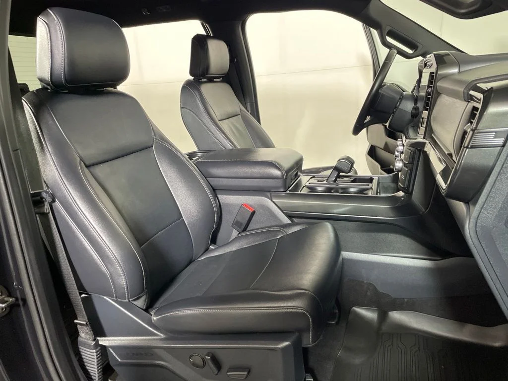 Used 2023 Agate Black Metallic Ford XLT image 24