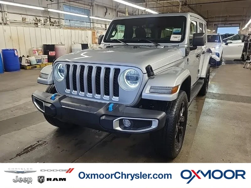 Used 2023 Silver Zynith Clearcoat Jeep Sahara image 1