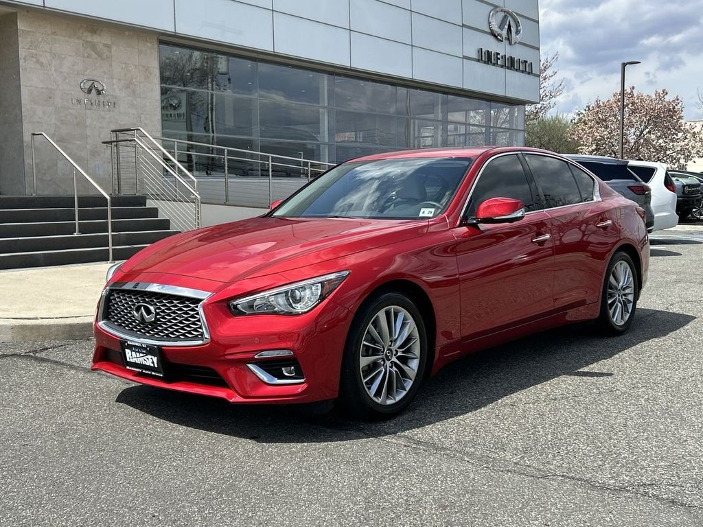 2023 INFINITI Q50 LUXE