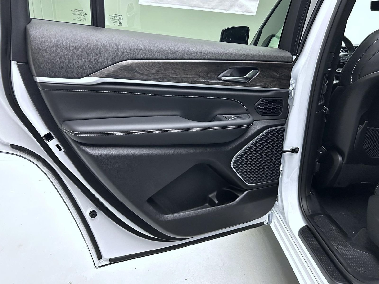 New 2026 Bright White Clearcoat Jeep Limited Reserve image 21