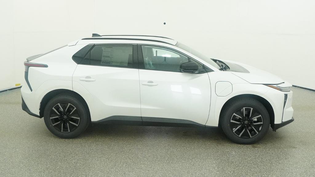 New 2026 Wind Chill Pearl Toyota XLE image 42