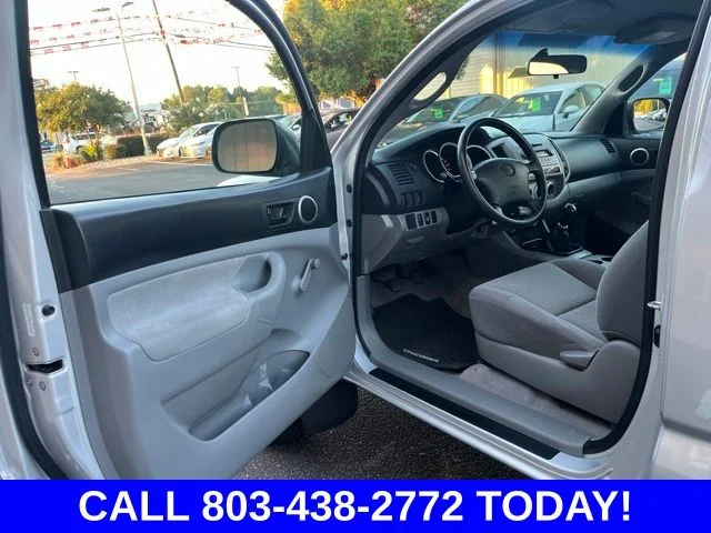 Used 2008 Silver Toyota Base image 3