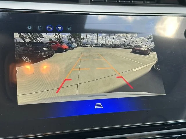 New 2027 Summit White Chevrolet LT image 20
