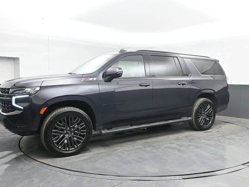 Used 2022 Gray Chevrolet Z71 image 7