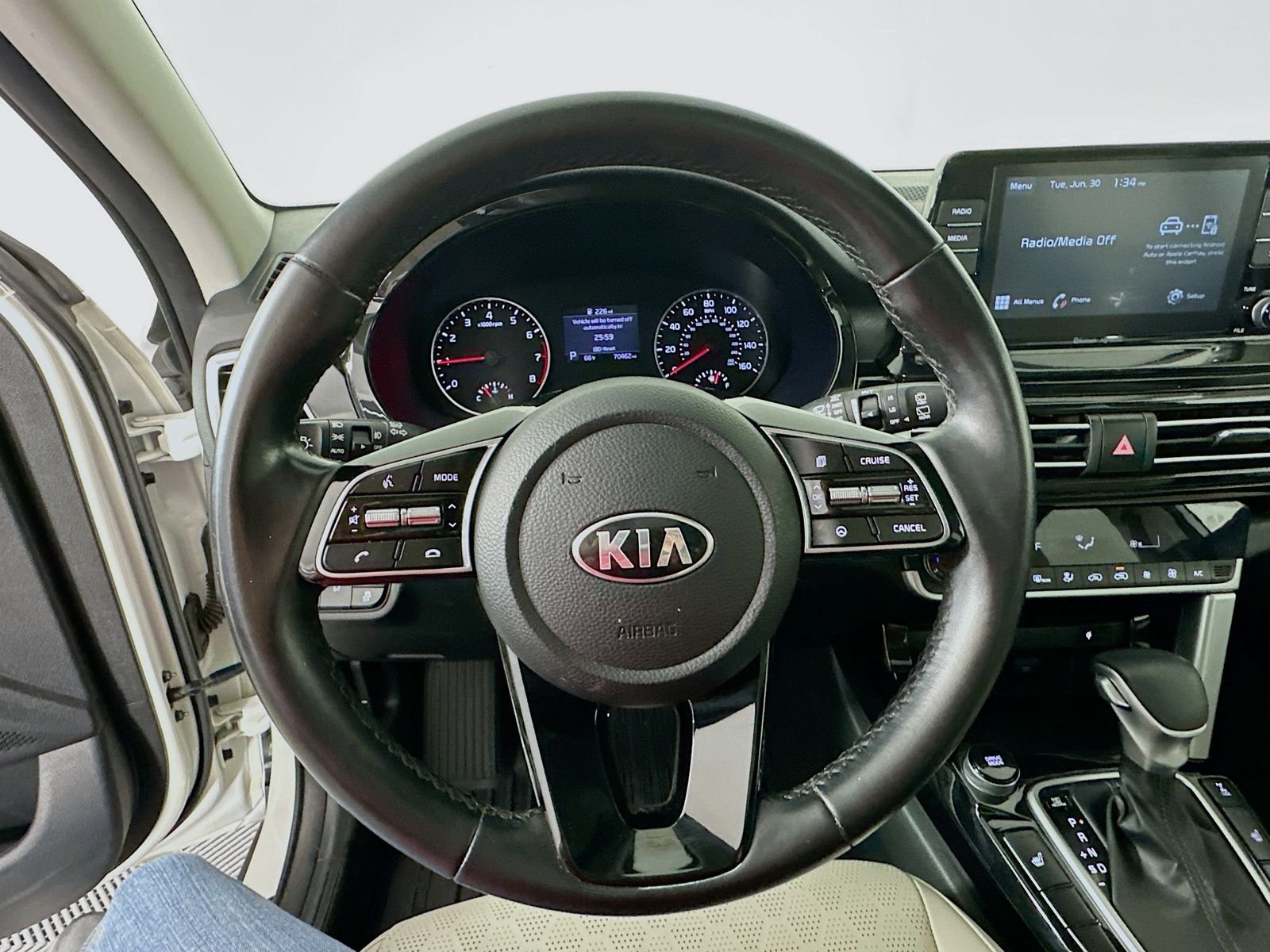 Used 2021 Snow White Pearl Kia EX image 11