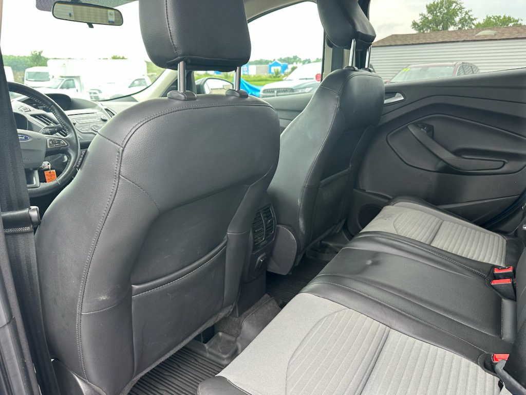 Used 2018 Blue Lightning Ford SE image 12