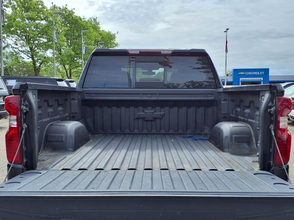 Used 2021 Black Chevrolet LT image 10