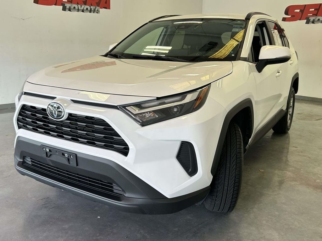 Used 2025 White Toyota XLE image 7