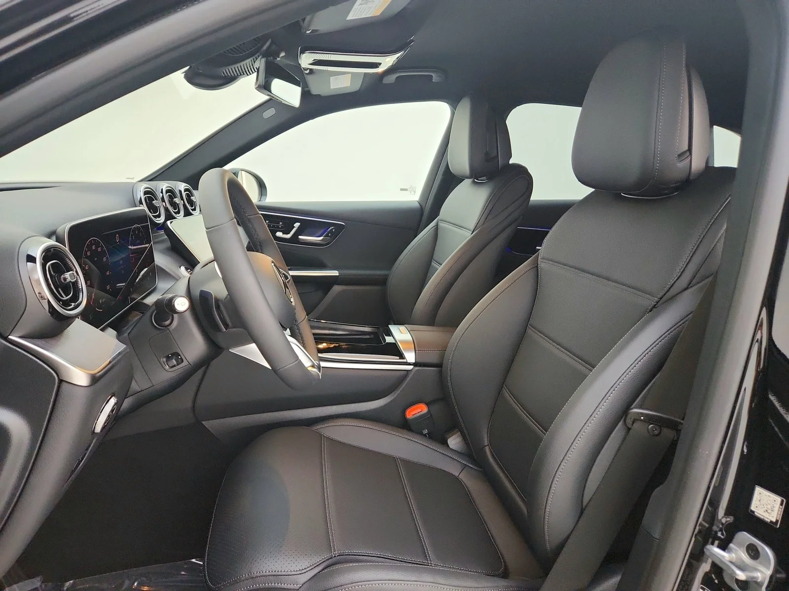 Certified Used 2025 Black Mercedes-Benz GLC 300 image 17