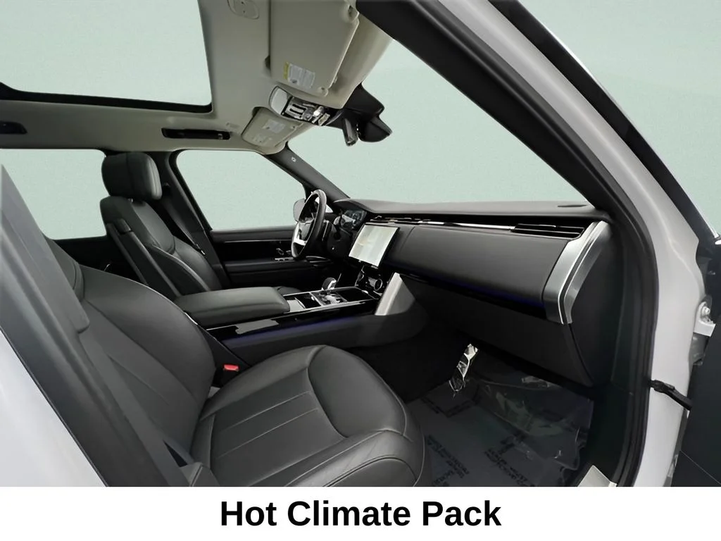 Used 2023 Fuji White Land Rover SE image 7