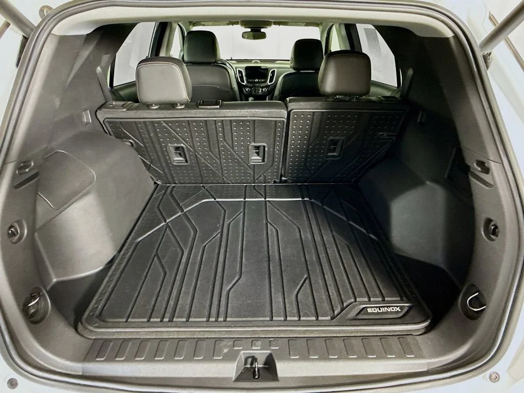 Used 2022 SUMMIT WHITE Chevrolet Premier image 24