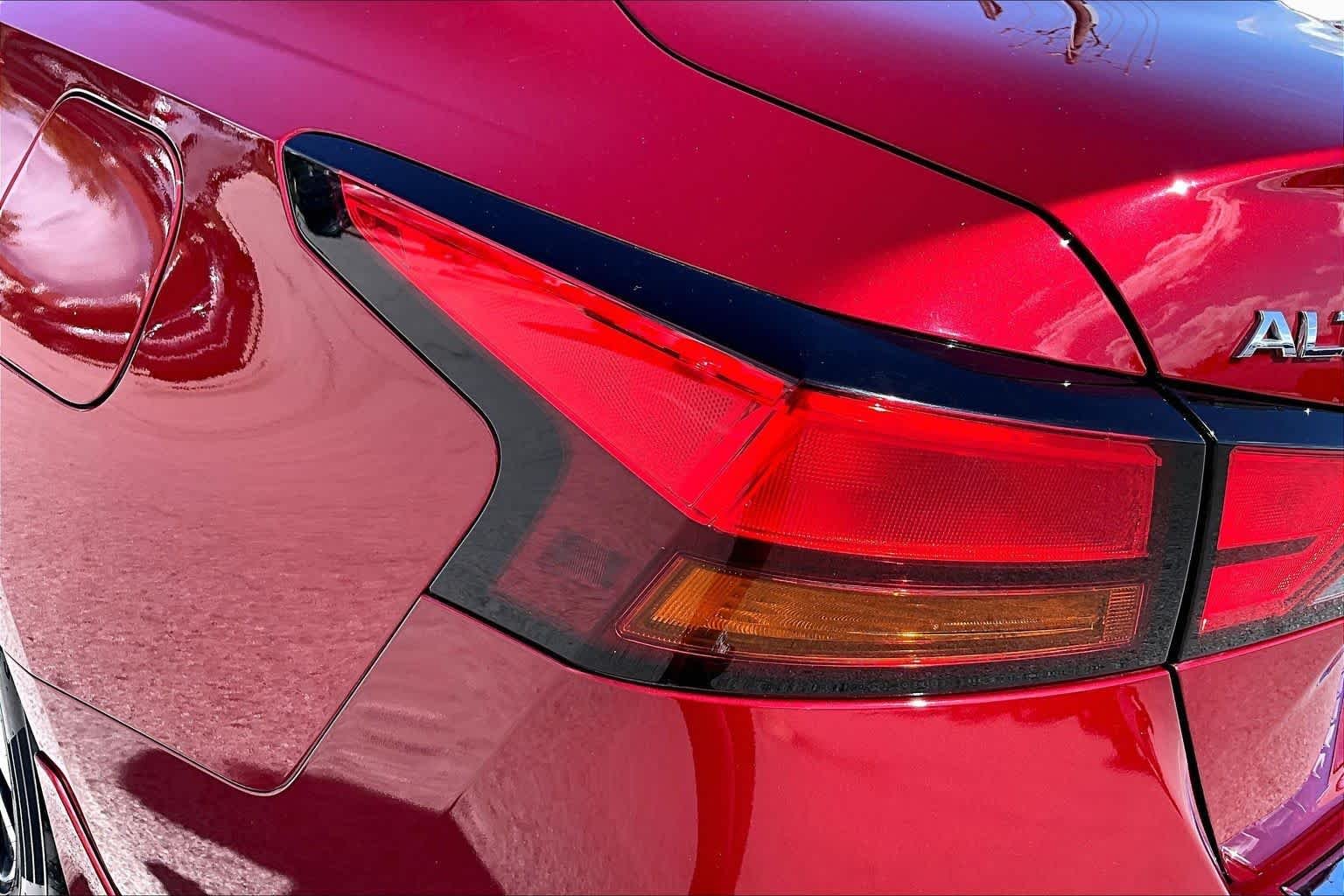 Used 2020 Scarlet Ember Tintcoat Nissan 2.5 SV image 29