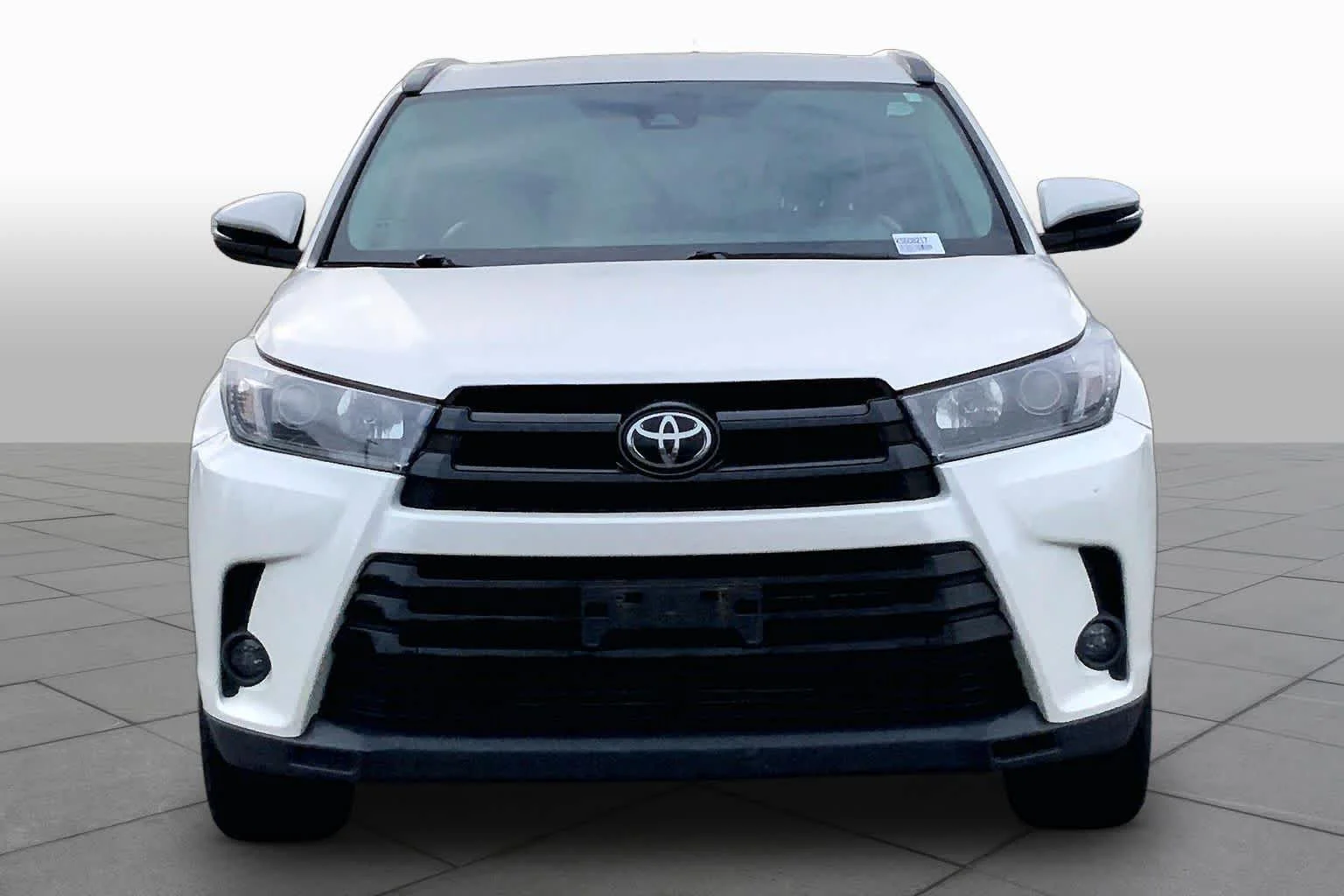 Used 2019 Blizzard Pearl Toyota SE image 4