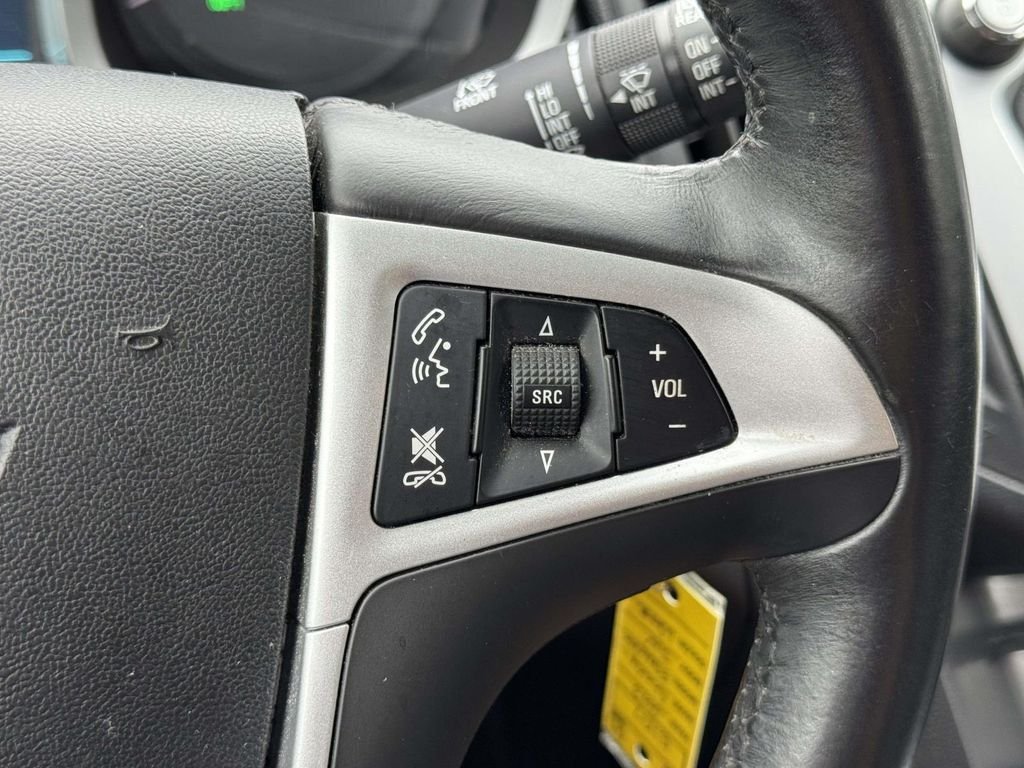 Used 2013 White Chevrolet LT image 11
