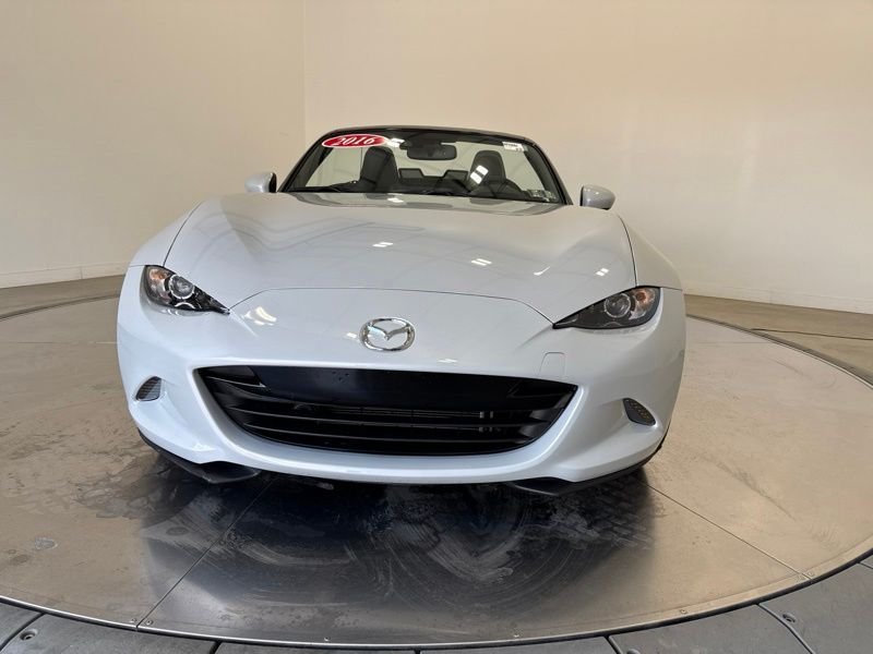 Used 2016 White Mazda Grand Touring image 9