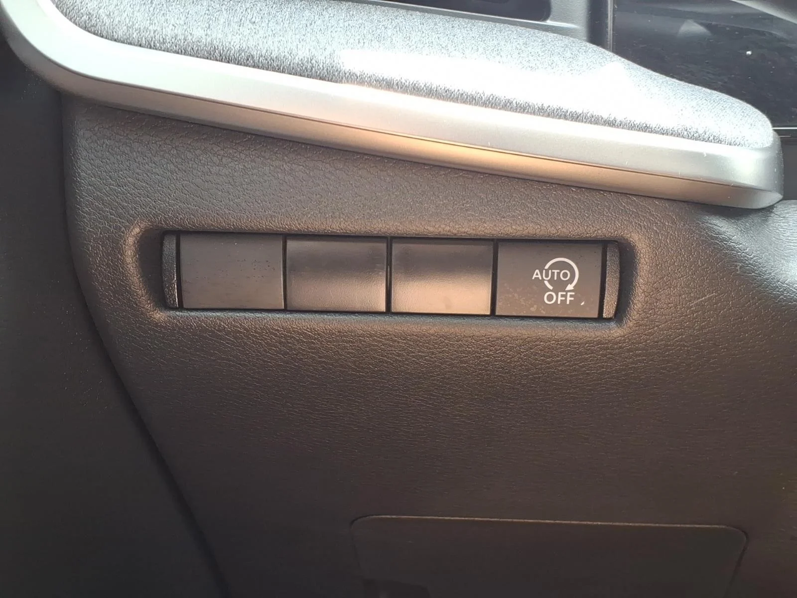 2026 Nissan Kicks SV White at Robbins Nissan