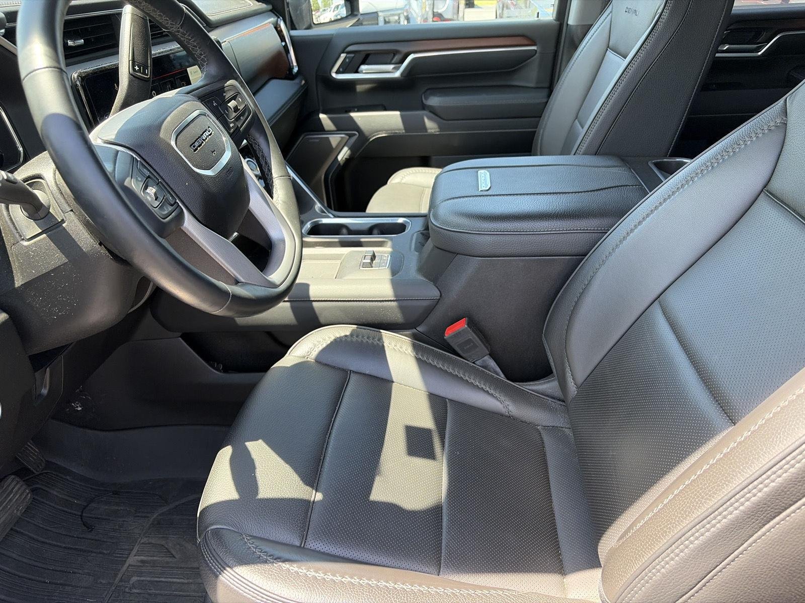 Used 2025 Onyx Black GMC Denali image 12