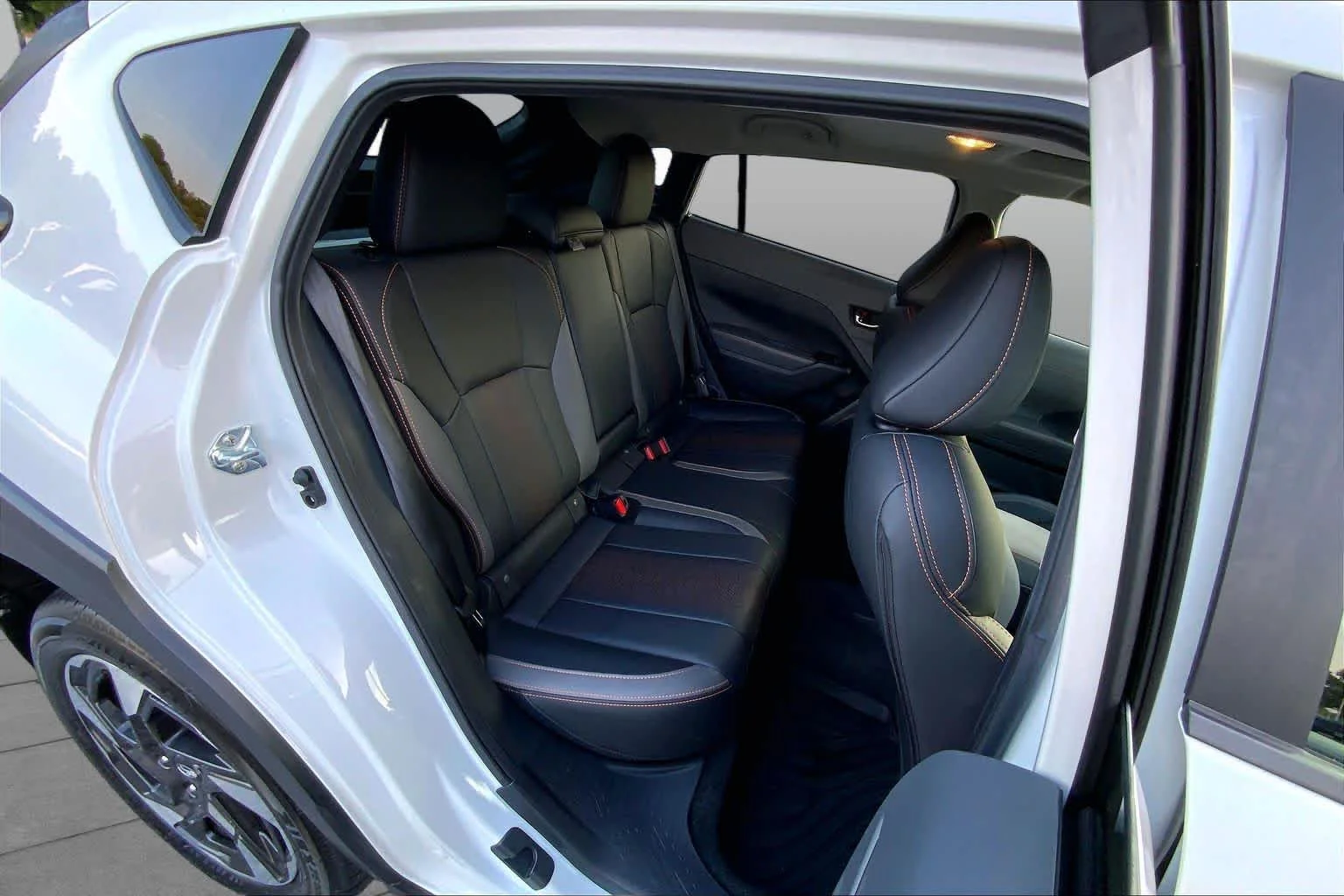 Used 2025 W3P/Crystal Whi Subaru Limited image 19