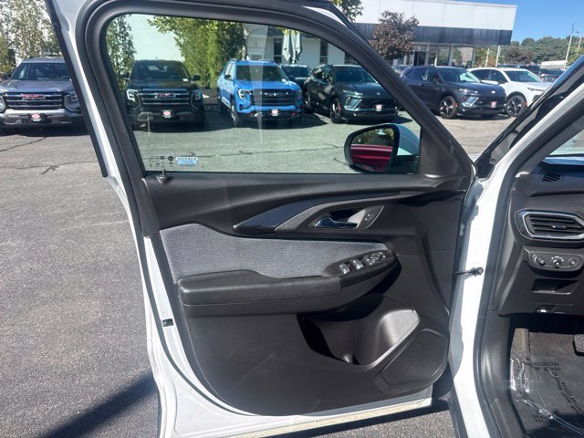 Used 2023 SUMMIT WHITE Chevrolet LT image 9