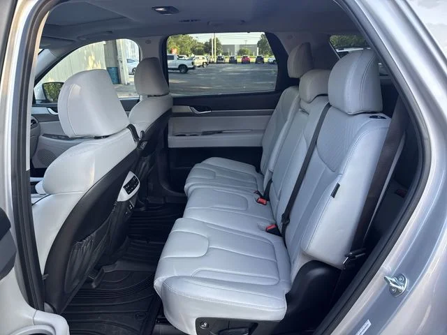 Used 2025 Silver Hyundai SEL Premium image 16