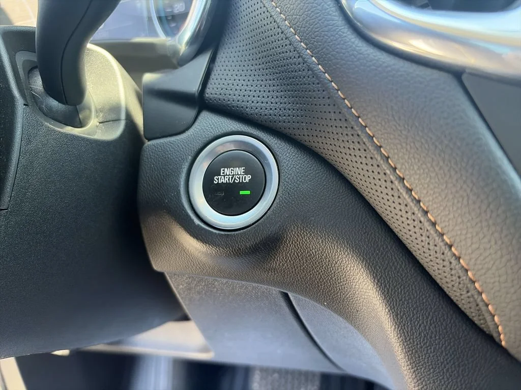 Used 2018 SILVER ICE METALLIC Chevrolet Premier image 23