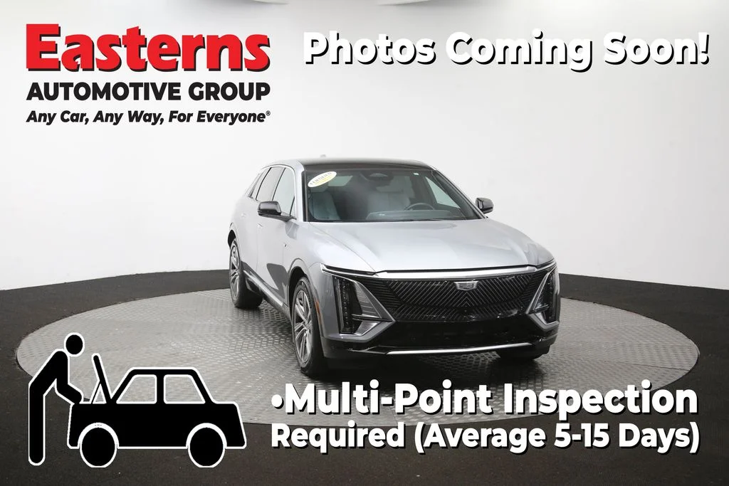 Used 2024 Silver Cadillac Luxury image 55