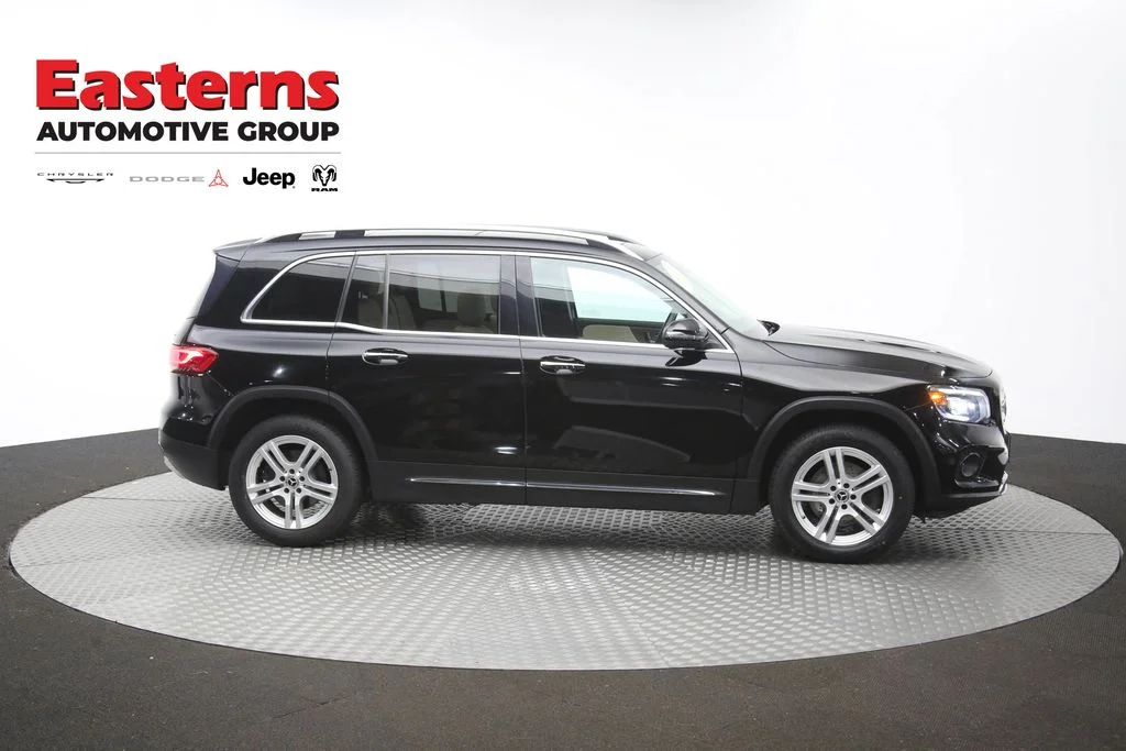 Used 2021 Black Mercedes-Benz GLB 250 image 42