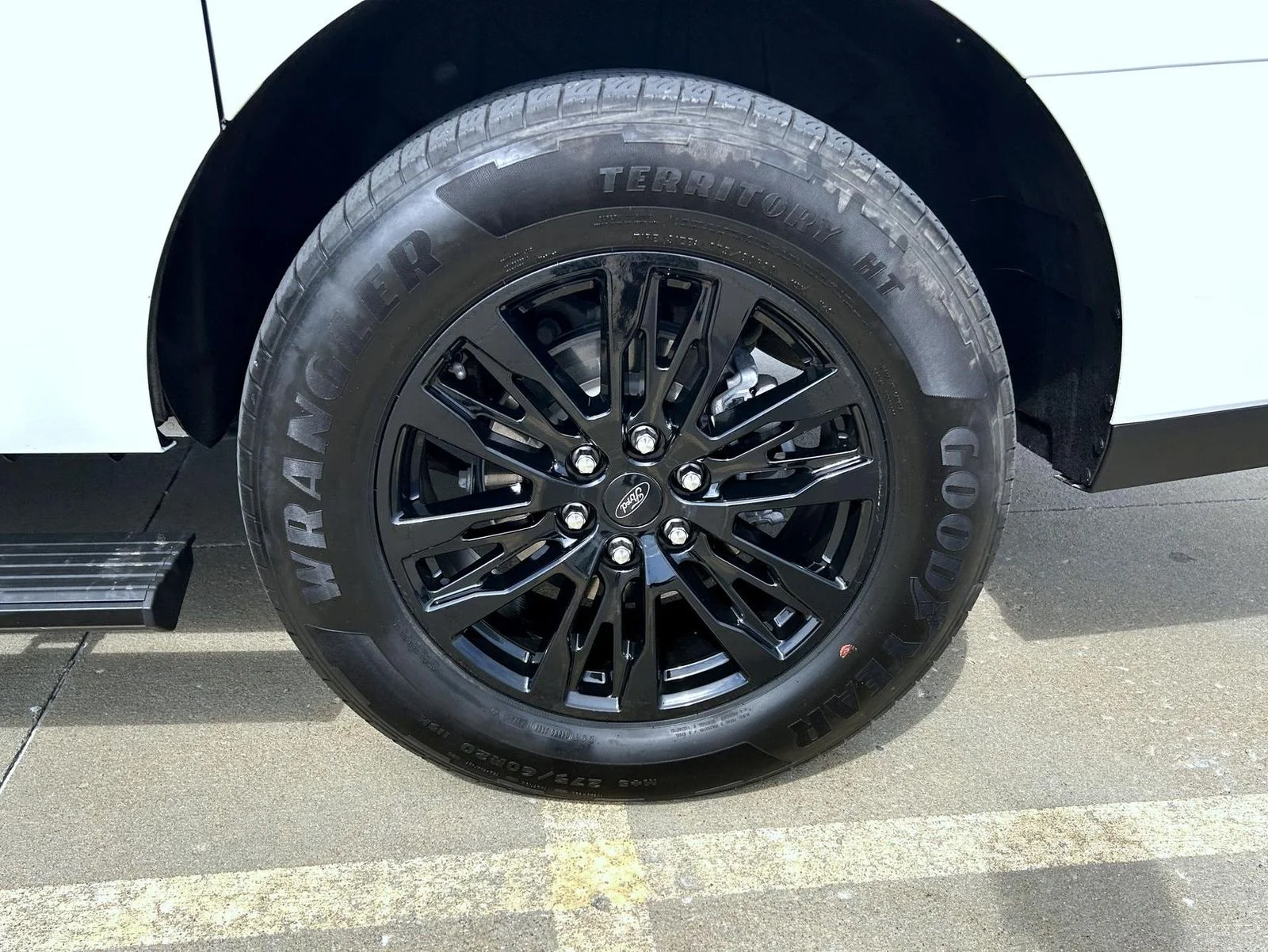 Used 2025 White Ford Platinum image 23