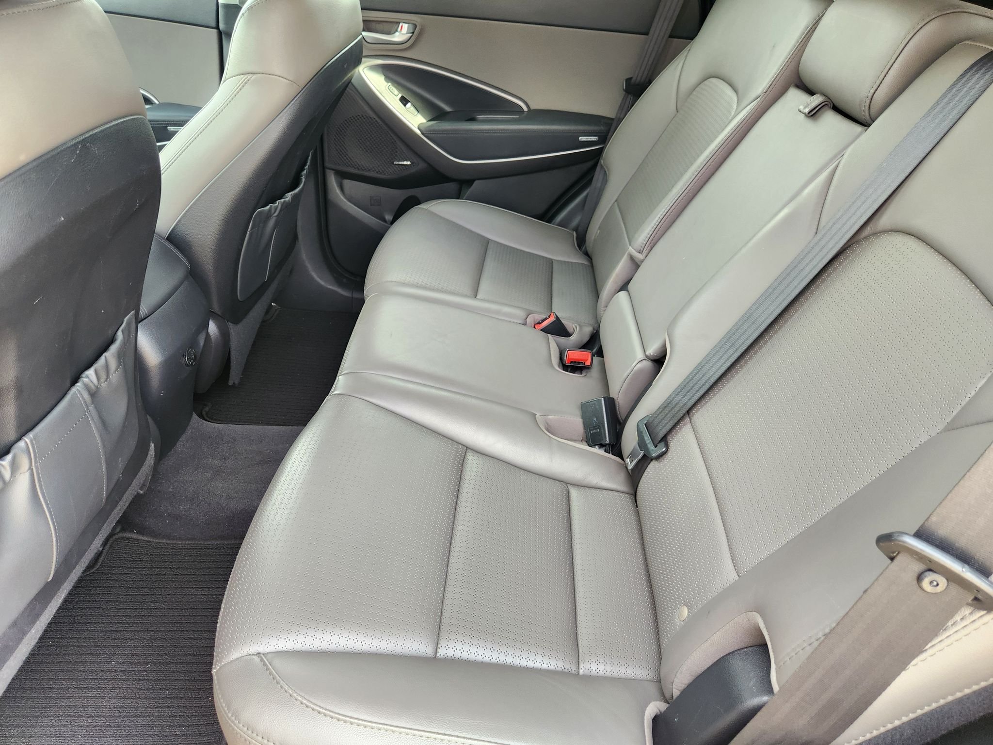 Used 2015 Mineral Gray Hyundai 2.4L (A6) image 32