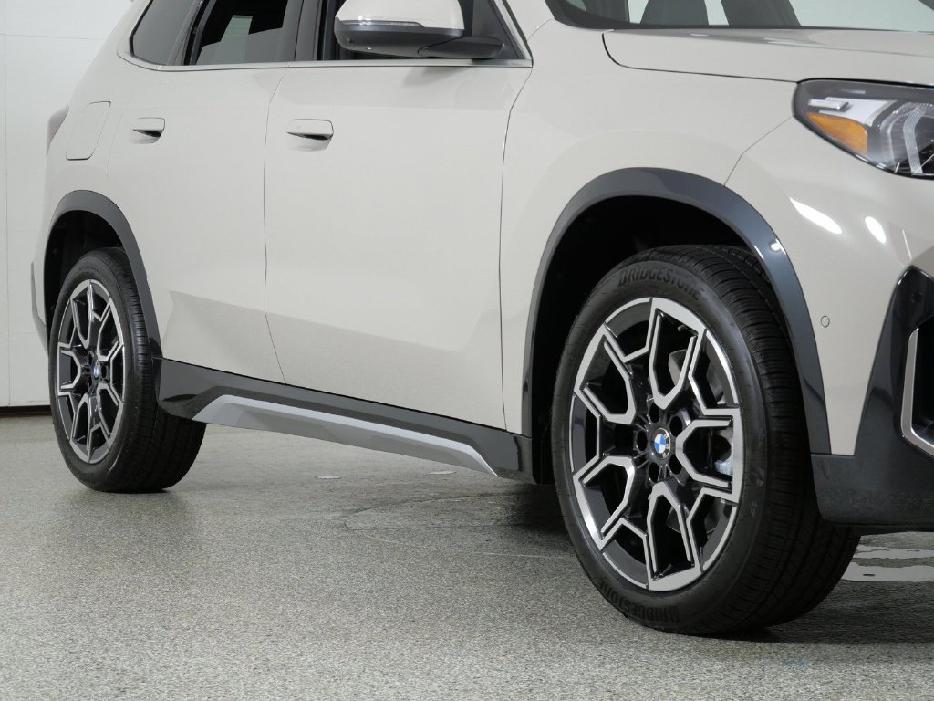 New 2027 Dune Grey Metallic BMW xDrive28i image 6