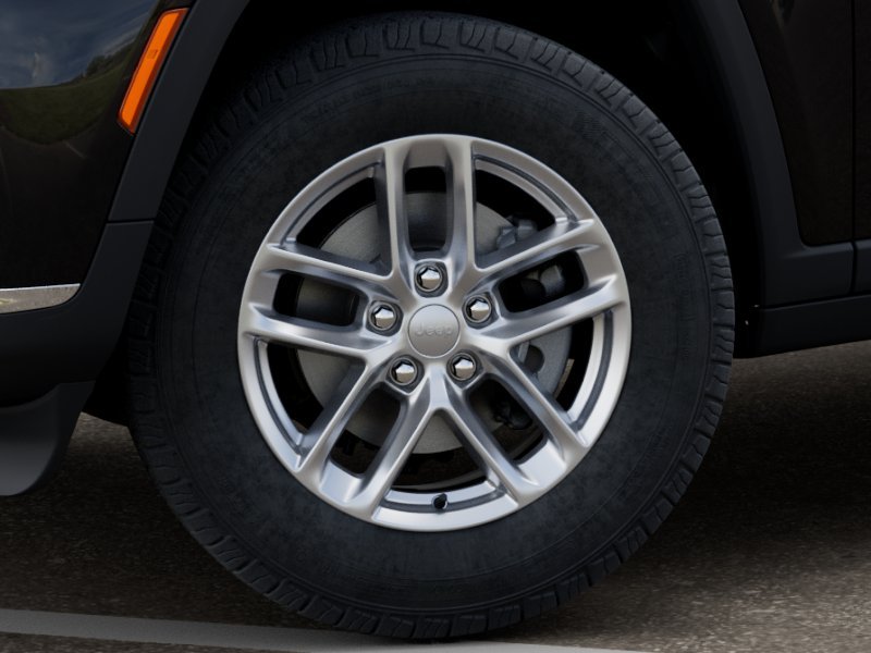 New 2026 Diamond Black Crystal Pearl-Coat Exterior Paint Jeep Laredo image 34
