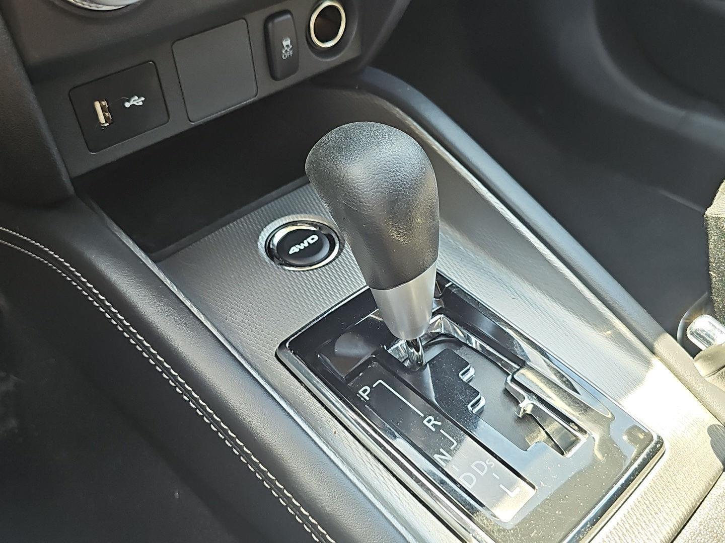 Used 2025 Sunshine Orange Metallic Mitsubishi ES image 19