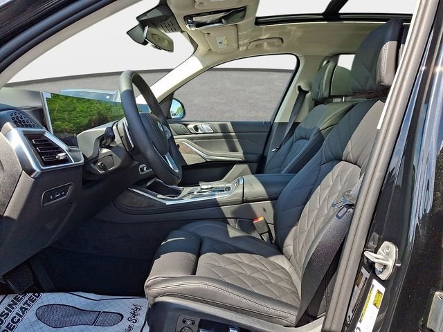 New 2026 Black Sapphire Metallic BMW xDrive40i image 11
