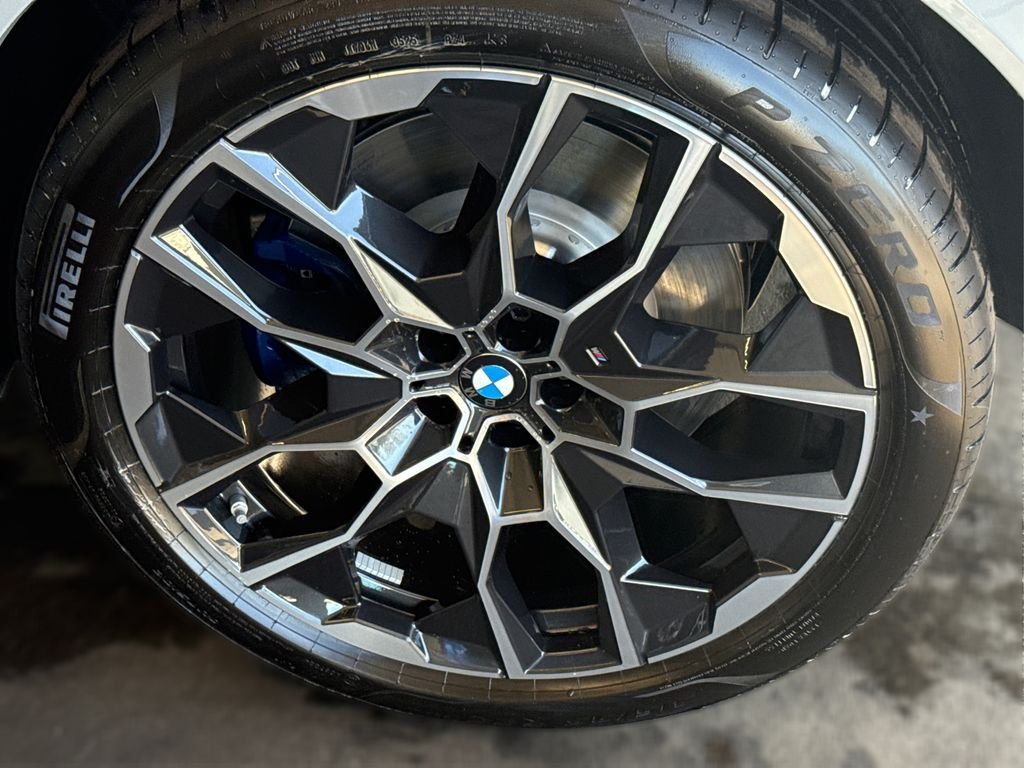 2026 BMW X7 M60i - Photo 14